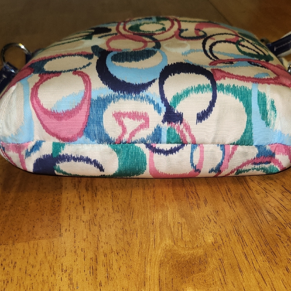 Coach Red and Pink Crossbody Bag with Artistic Design - Picture 4 of 14